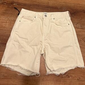 Sunday Best (Aritzia) Dad Shorts in cream. Size 6.